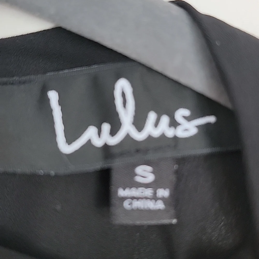 Lulus - Picture 3 of 3